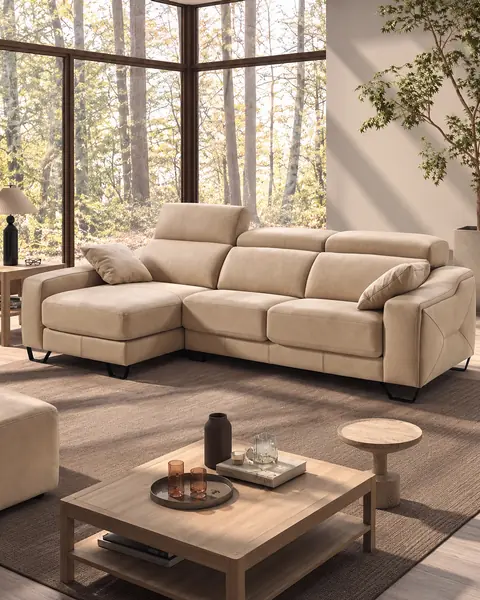 Detailed photo of the product Cinthia Sofa